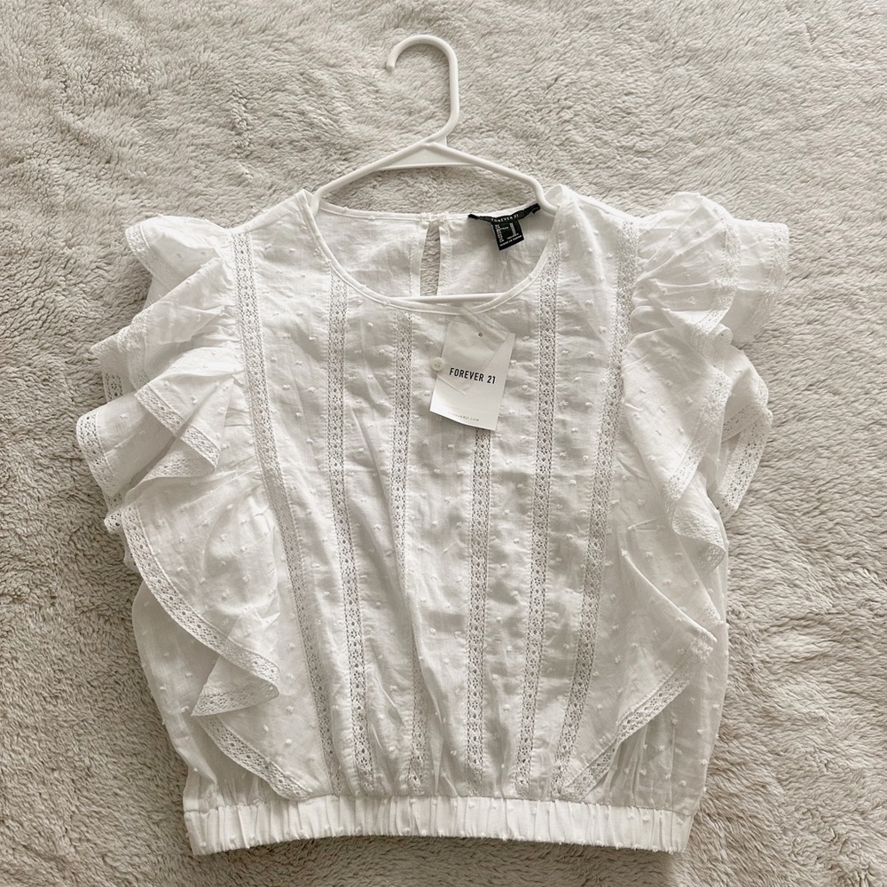 Brand new Forever 21 white cropped blouse with ruffle sleeves and elastic detail
